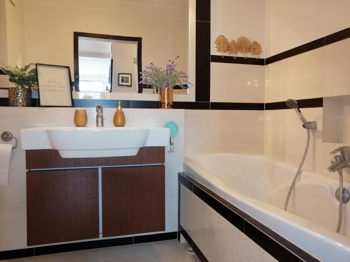 Orange Water Apartment Гданск Екстериор снимка