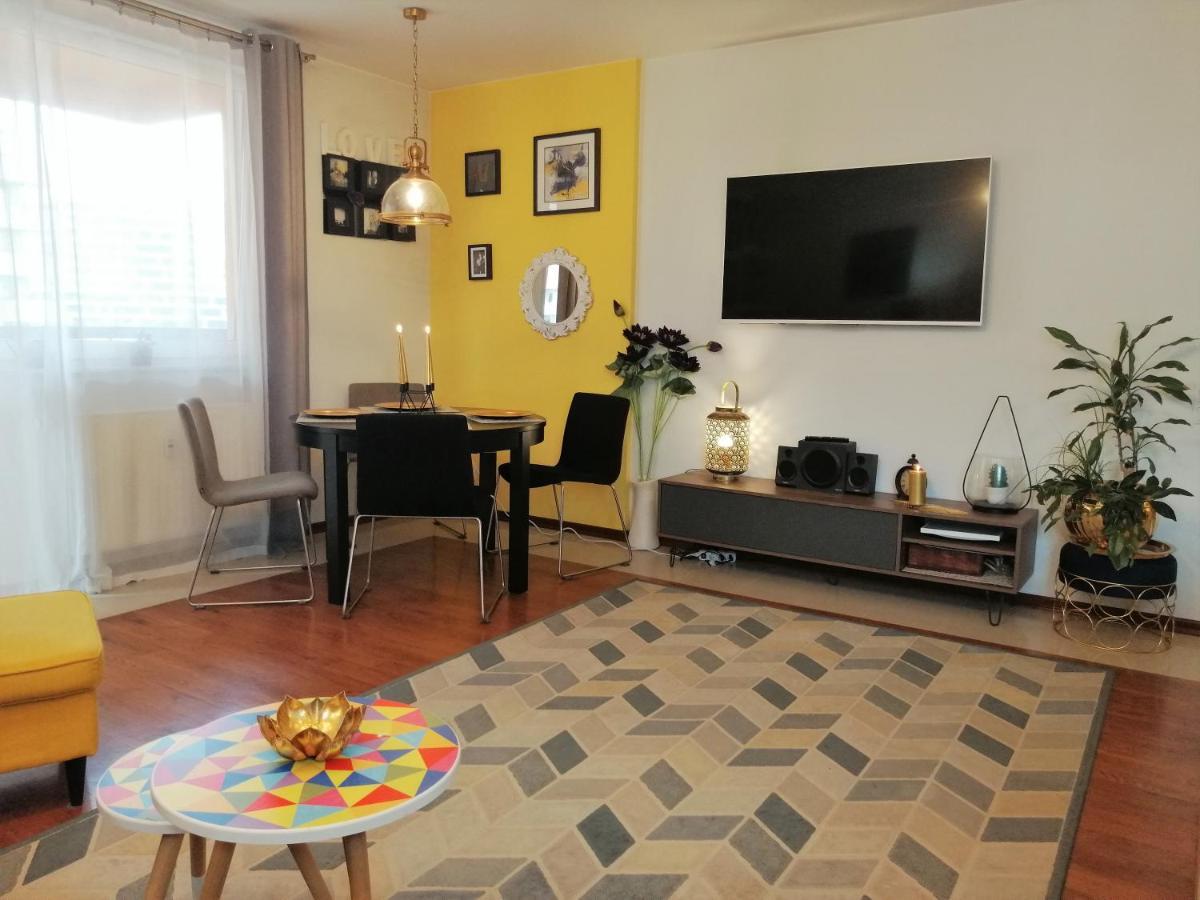 Orange Water Apartment Гданск Екстериор снимка