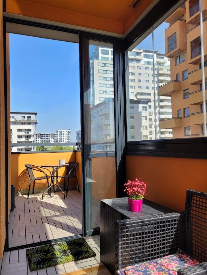 Orange Water Apartment Гданск Екстериор снимка